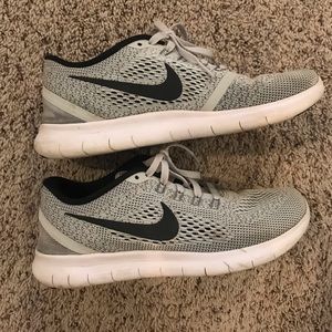 Women’s Nike Free RN-size 9
